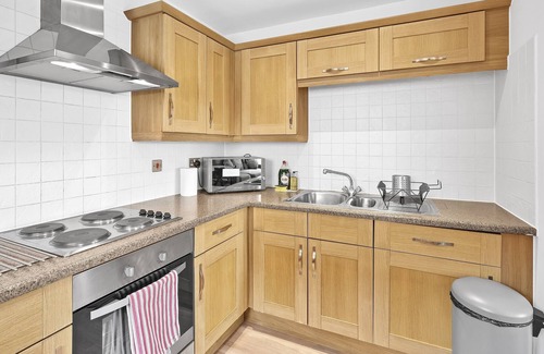Hatfield Apartment | Parkhouse Serviced Apartment Hatfield Town Centre