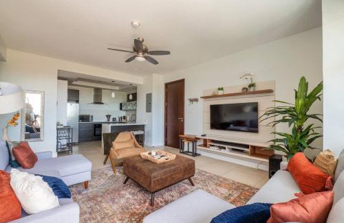Saint Andrew Apartment | Parkhurst 408 With King Bed and Pool