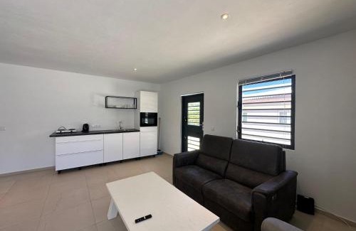 Grote Berg Apartment | Parkiet Apartment - Regal Rentals Curacao