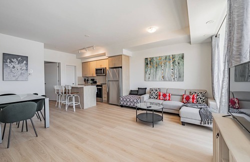 Durham Region House | Parking! 4BR Town, Costco, Durham College, Oshawa