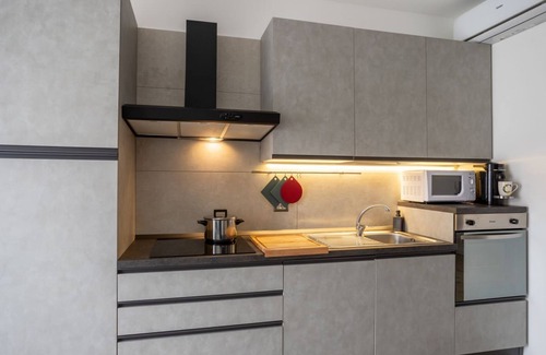 Ortica Apartment | [Parking & Comfort] NEW Spacious Apt up to 8 Pax