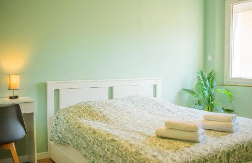 Trets Apartment | Parking gratuit à 3 min à pied, Clim, Laverie, Fibre, proche de Rousset, zone d'activités et domaines pour Mariages