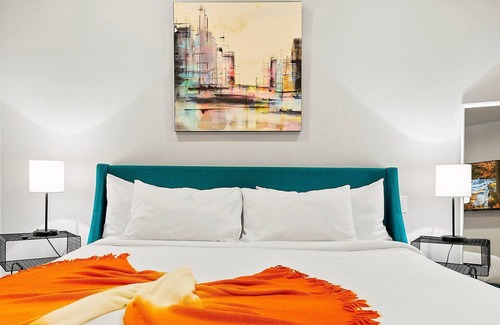Spring Garden Apartment | $$PARKing$$ King Bed Art Museam Area