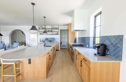 Key West House | Parking Pool Dock - Starboard House