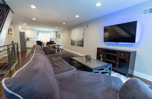 Fitler Square House | Parking, Pool Table and Patio! Heart of the Philly