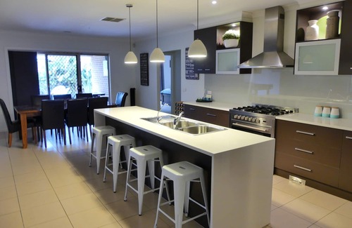 Yarrawonga House | Parkins Fairway - Golf, Lake & Relaxation