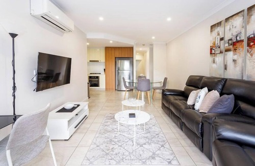 Mirrabooka Apartment | Parkland View Sanctuary - Executive Escapes