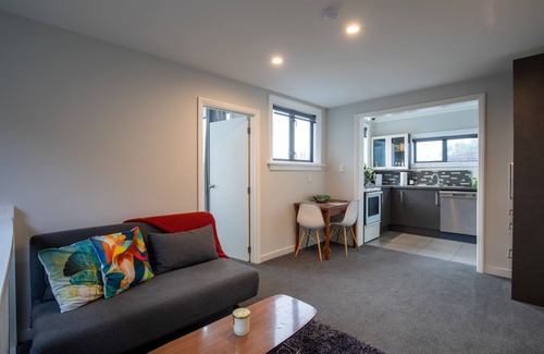Christchurch House | Parklands Oasis - Christchurch Holiday Home