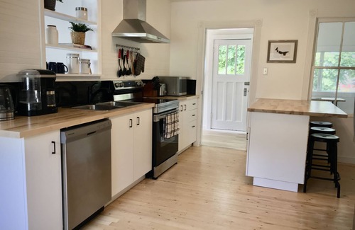 Montague House | Parkman Pad: hot tub, wood stove by Montague breweries
