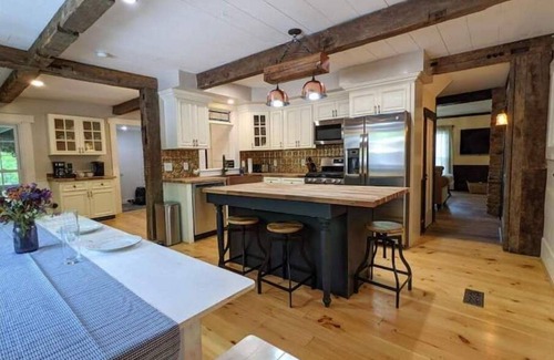 Branchport House | ParkPlaceKeuka FingerLakes: Fab Lake Views,HikingTrails w/TeaHouse on Waterfall!