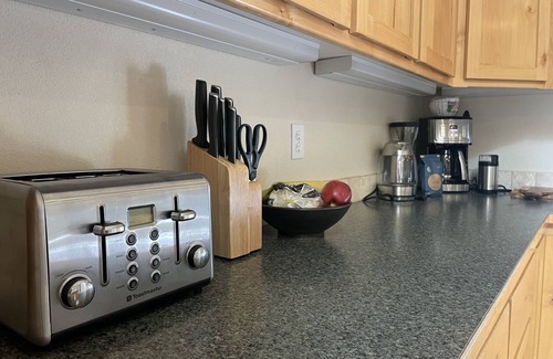 Orchard District House | Parkridge at Pilot Butte - Warm & Modern Bend Ski/Outdoor Basecamp
