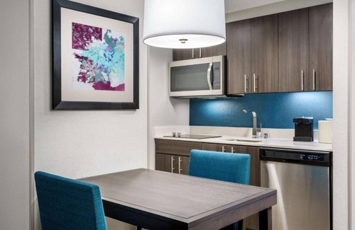 Alviso House | Parks, business, and family days near San Francisco