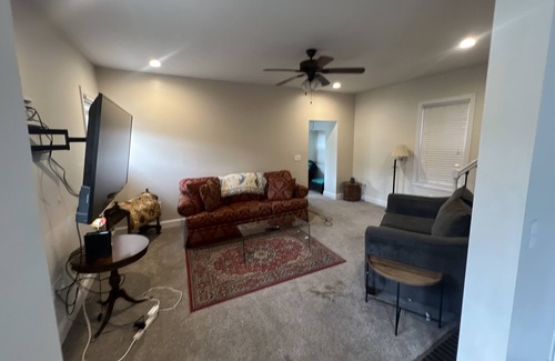 Ashland House | "Parkside Gem: Across from UK/KDMC"