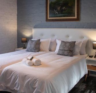 Ladismith House | Parkside Guesthouse