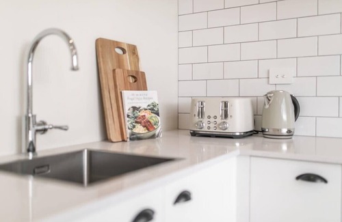 Christchurch House | Parkside Heritage Retreat 3-Bedroom Terrace Charm