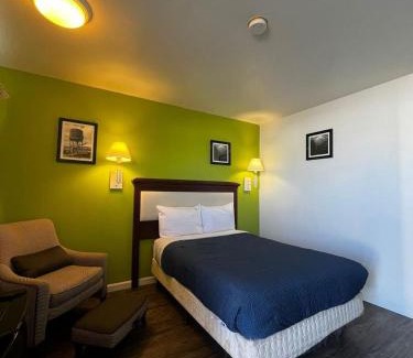 Sweetwater Hotel | Parkside Inn by PHG - Sweetwater