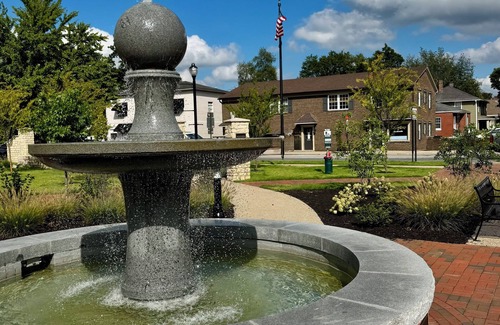 Bardstown Apartment | Parkside On Main. nDowntown Bardstown.n2 KING BEDS. nWALK TO EVERYTHING!
