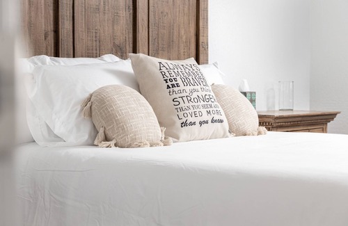 Visalia House | Parkside Residence on Prescott, perfect for Traveling Professionals and mid-term guests