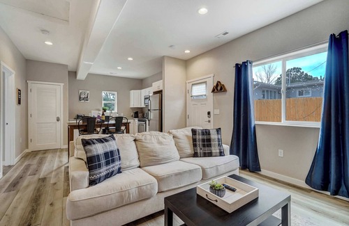 Monument House | Parkside Ridge! Cozy Escape w/Hot Tub & Views