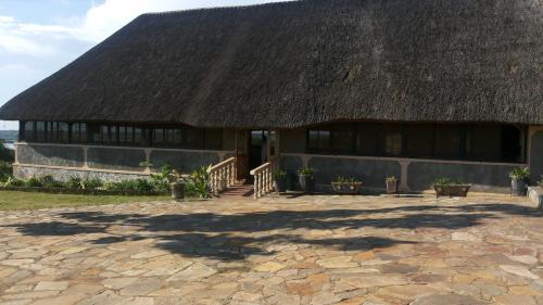 Pakwach Hotel | Parkside Safari Lodge