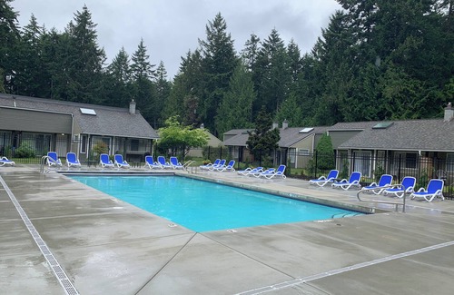 Regional District of Nanaimo Condo | Parksville ocean & beach, pool one bedroom