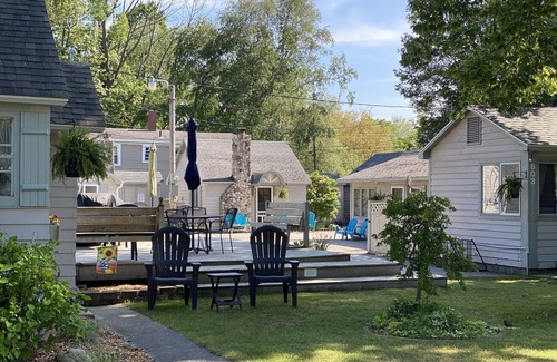 Ludington Apartment | Parkview Cottage #1 - 1/2 block to beach.