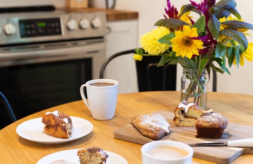 Youngstown Cottage | Parkview Cottage in the Heart of Youngstown - Sleeps 4/Small Dog Friendly