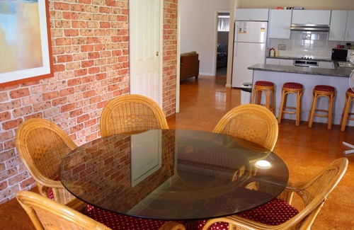 South West Rocks House | Parkview Lodge - walk to the beach