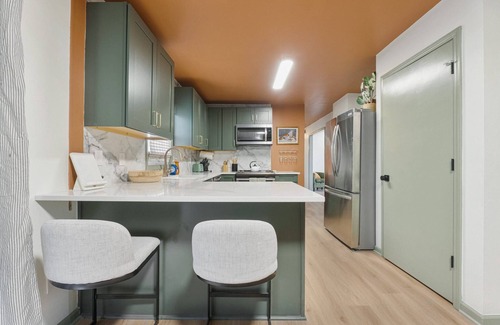 Fort Wayne House | Parkview Pearl | 5 BR Garage | W/D Extended Stays
