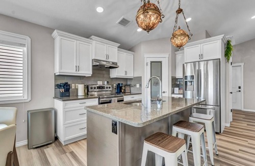 Medicine Hat House | Parkview Place