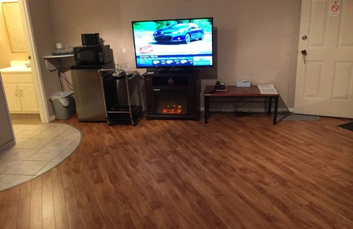 Pincher Creek Hotel | Parkway Motel & European Lodges