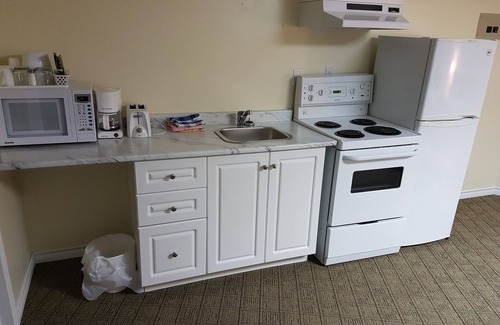 Pincher Creek Hotel | Parkway Motel & European Lodges