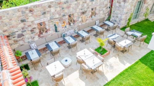 Ayvalik Hotel | PARLA KÜÇÜKKÖY