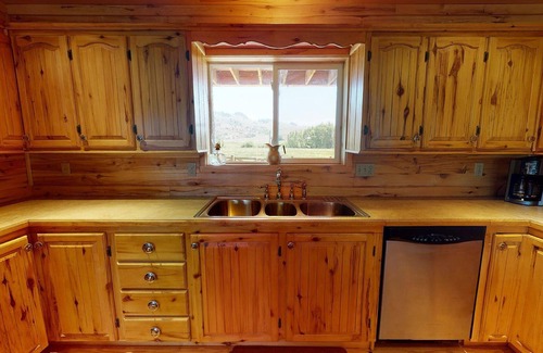 Whitepine House | Parlin Paradise - Parlin/Ohio City