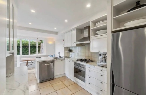 Parnell Villa | Parnell spacious gorgeous Villa with stunning city viewsnn
