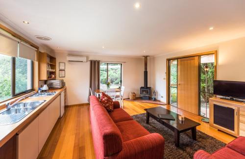 Kingborough Apartment | Parnella Kettering