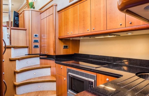 Naousa Villa | Paros Yacht - Yacht in Paros - Funseeker by Fantasia Villas