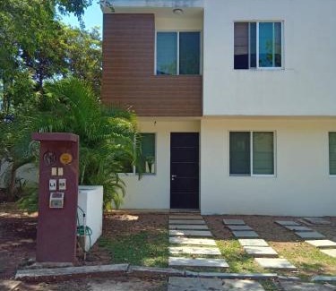 Puerto Juarez House | Parque 44