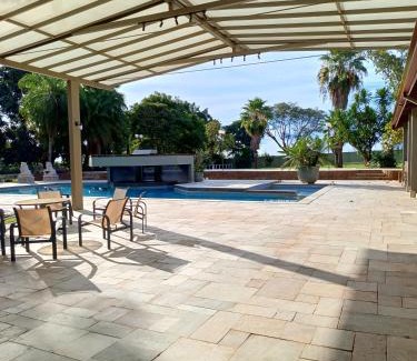 Barretos House | Parque das árvores hospedagem e eventos