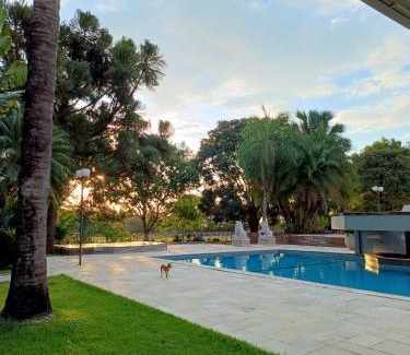 Barretos House | Parque das árvores hospedagem e eventos