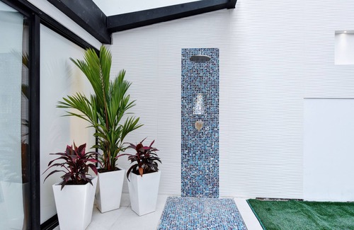 Zona Rosa Apartment | Parque Lleras Luxury 6 to 8br apartment with private pool and 2 jacuzzis