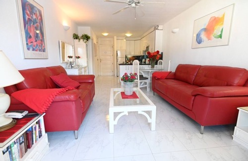 El Madronal Apartment | Parque Santiago 1-2 bed 2 bath-sea front-Pool view. step free access.