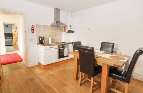 Bedale Cottage | PARR COTTAGE, character holiday cottage, with a garden in Bedale