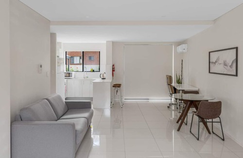 Parramatta Apartment | Parramatta Gem 2BR 2BA with Private Outdoor Space