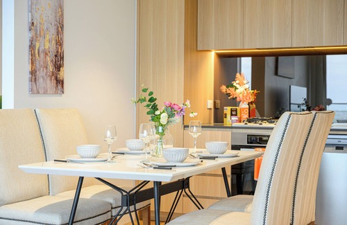 Parramatta Apartment | Parramatta Luxury 2-bedroom apartment Near Shopping Center Train Station