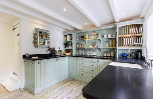 Newport House | Parrog Beach House - Sleeps 12