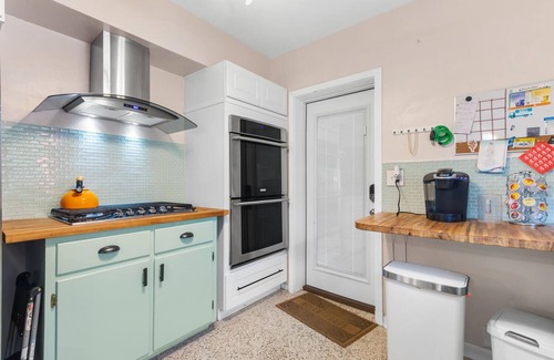 Parrot Cove House | Parrot cove comfort with heated pool!