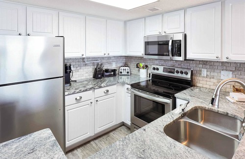 Myrtle Beach Condo | Parrot-ise by StayMareni - Oceanfront Suite