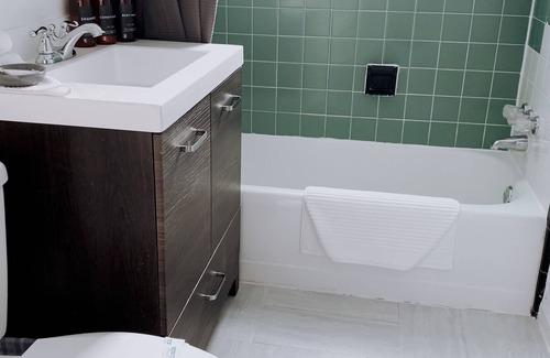 Alta Vista House | Parrot Paradise Sarasota +Low cleaning fee+ near Beach, Pinecraft, Airport.