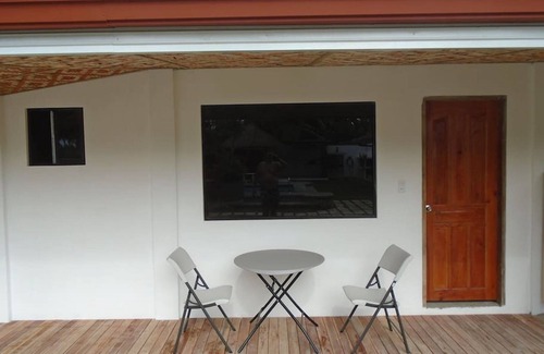 Basdiot Cottage | Parrot Resort Deluxe Room 2 - Moalboal